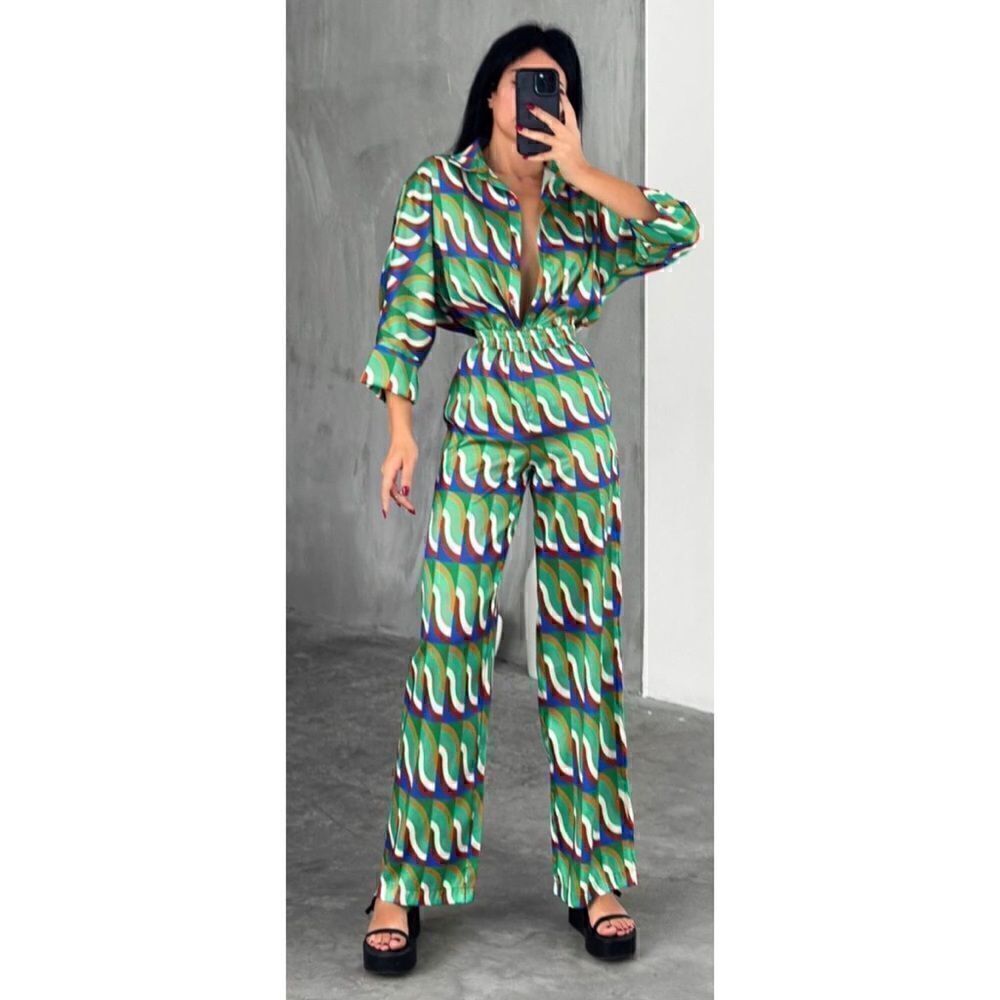 NWOT Zara Blogger’s Favorite Satin Effect Geometric Print Oversized Shirt, Small - Picture 11 of 16